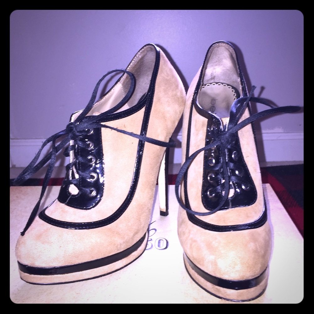 Women’s high heeled oxfords size 6.5